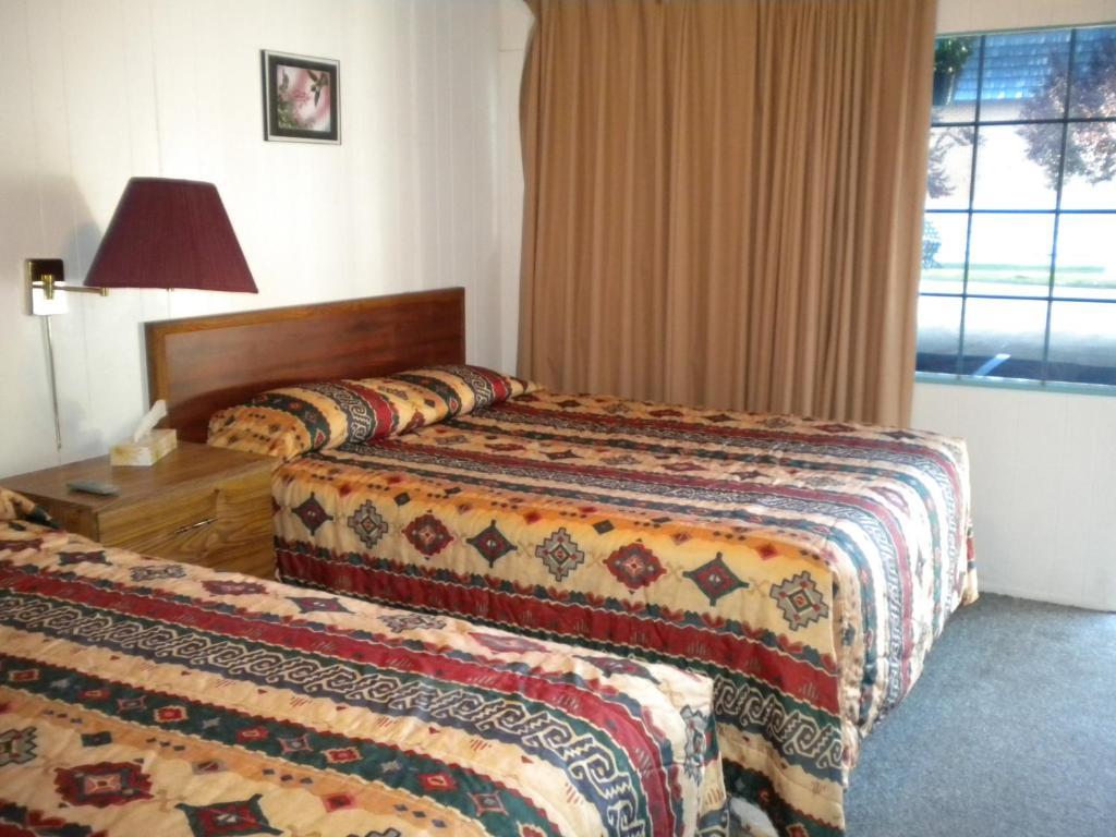 Holiday House Motel Пентіктон Номер фото