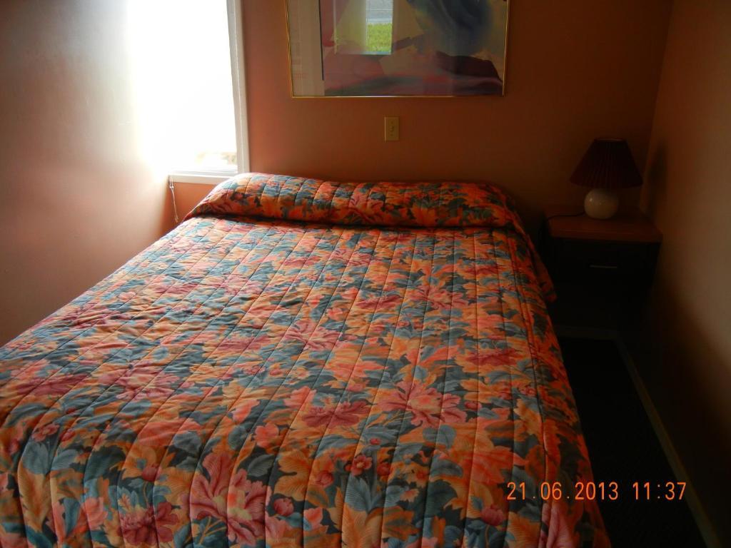 Holiday House Motel Пентіктон Номер фото